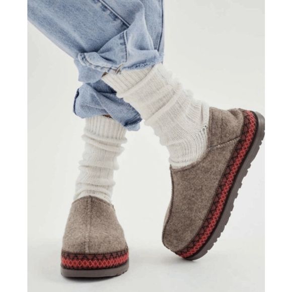 UGG Shoes - NEW! UGG REFELT TASMAN SLIPPER IN CHESTNUT SIZE 7